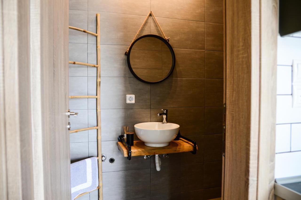 Apartment Deus Apartments_ Athens Airport *